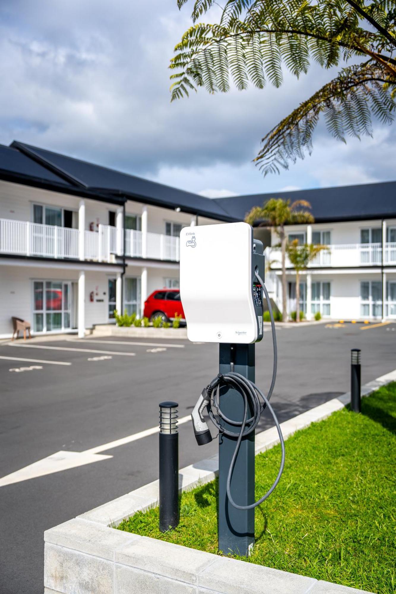 Newina Rotorua Hotel Exterior photo
